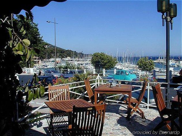 Hotel Le Richiardi Каркеранн Ресторан фото